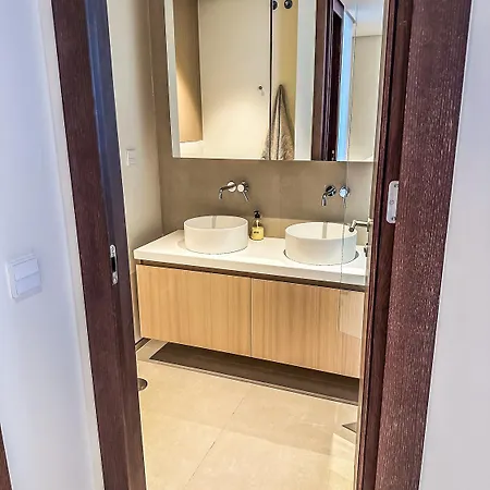 -malagasunapts-tower Living Sea Views Pool Gym Park Apartment