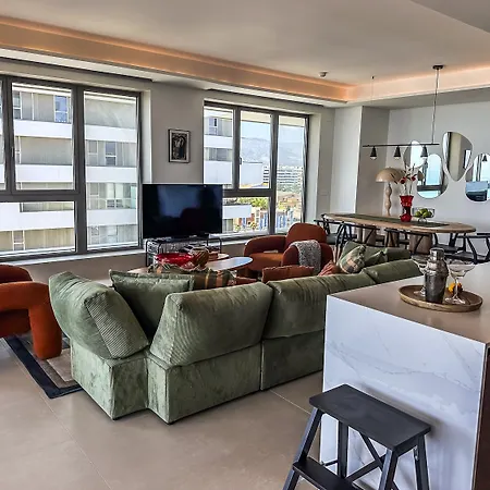 -malagasunapts-tower Living Sea Views Pool Gym Park